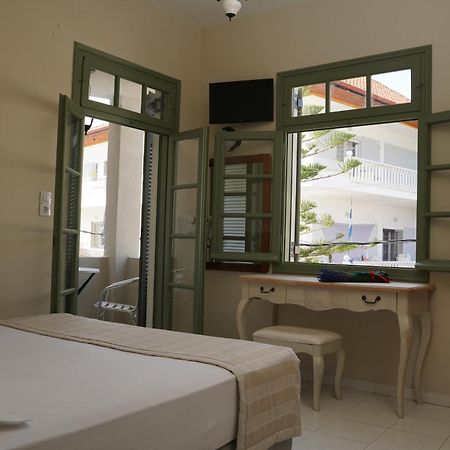 Kores Aegina Agia Marina  Buitenkant foto