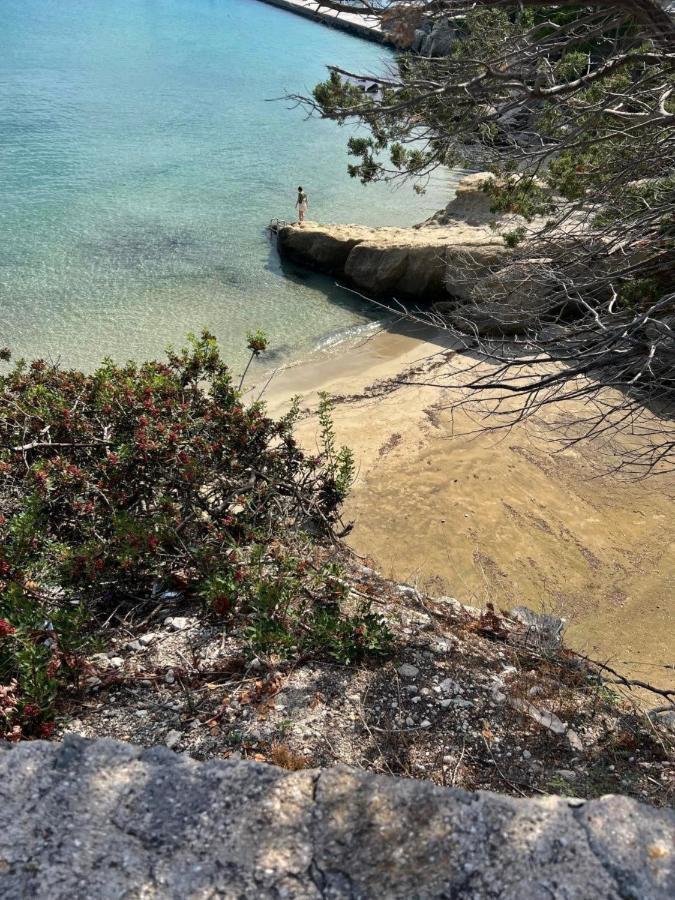 Kores Aegina Agia Marina  Buitenkant foto