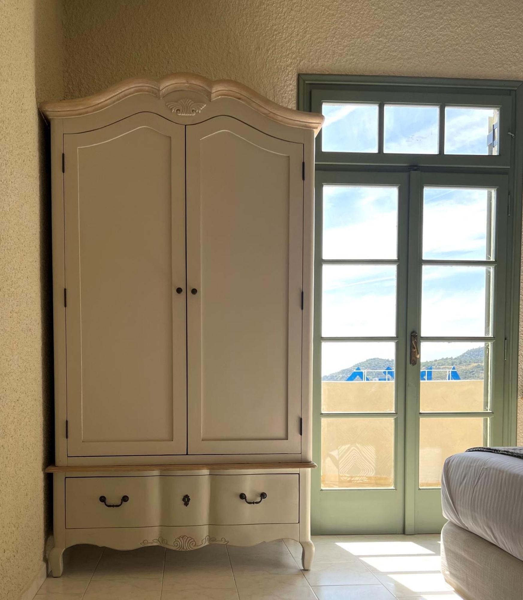 Kores Aegina Agia Marina  Buitenkant foto